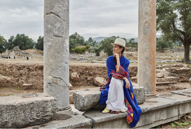 Lisa de Narvaez at ancient ruins